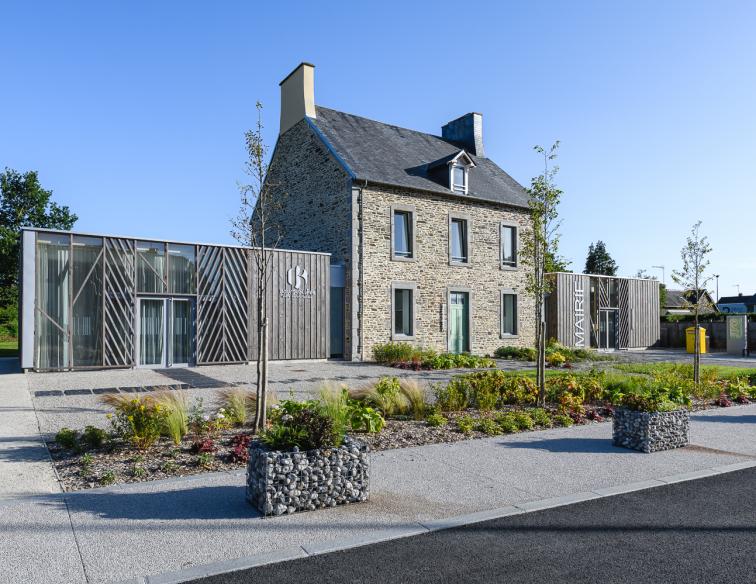 Bourgvallées mairie rénovation extension cf.architecture