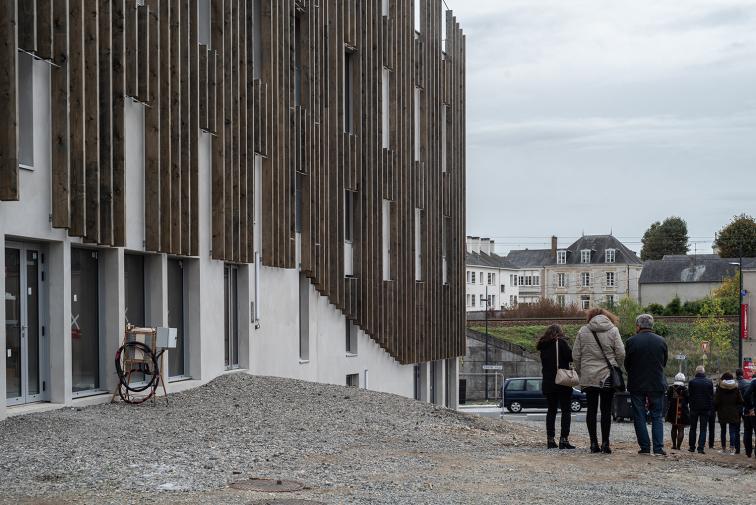 architecture mayenne 53 pays de la loire immeuble mixte double peau terrasse quartier ferrie