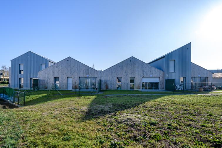 st-sauveur-des-landes saint-sauveur-des-landes bois maisons habitations habitat groupés logement logements social sociaux bardage bois metal metallique architecte laval 53000 mayenne fougeres 35000 35300 cf.architecture cfarchitecture cf architecture