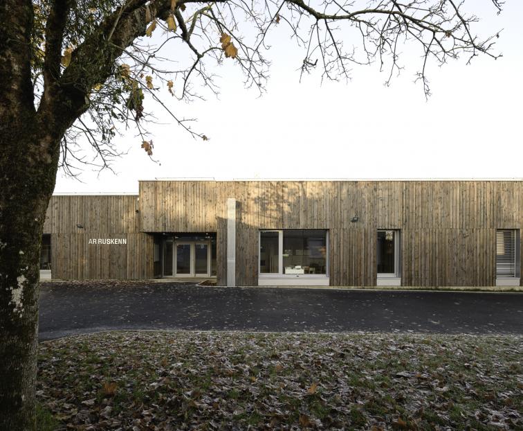 Vitré accueil périscolaire cf architecture terre crue bois écologie construction ar ruskenn