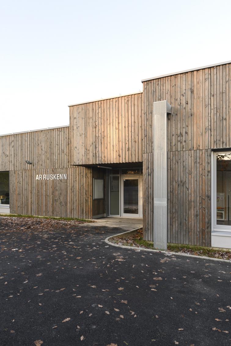 Vitré accueil périscolaire cf architecture terre crue bois écologie construction ar ruskenn