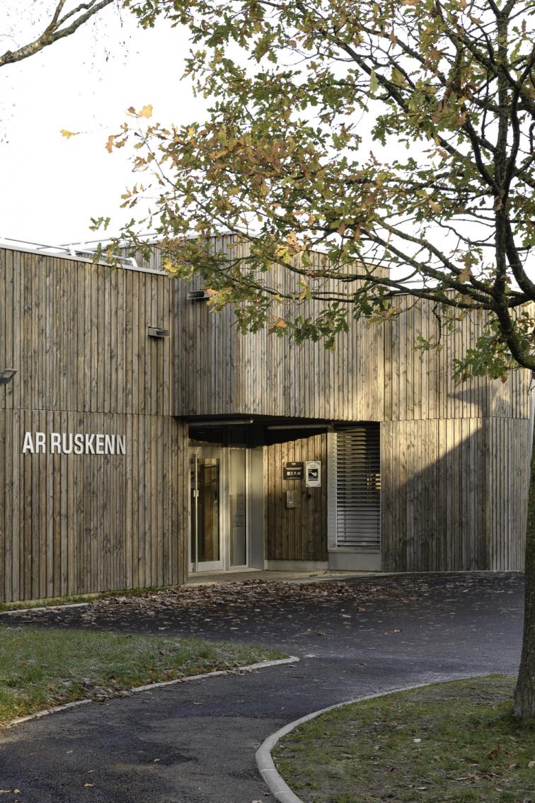 Vitré accueil périscolaire cf architecture terre crue bois écologie construction ar ruskenn