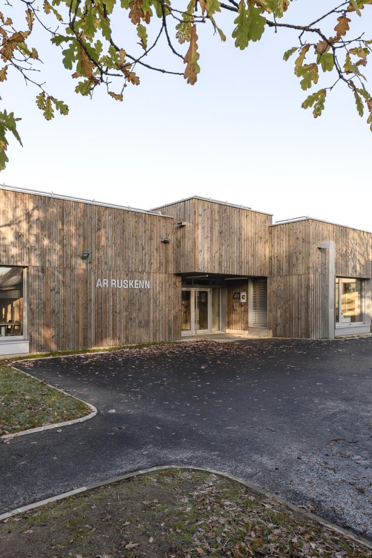 Vitré accueil périscolaire cf architecture terre crue bois écologie construction ar ruskenn