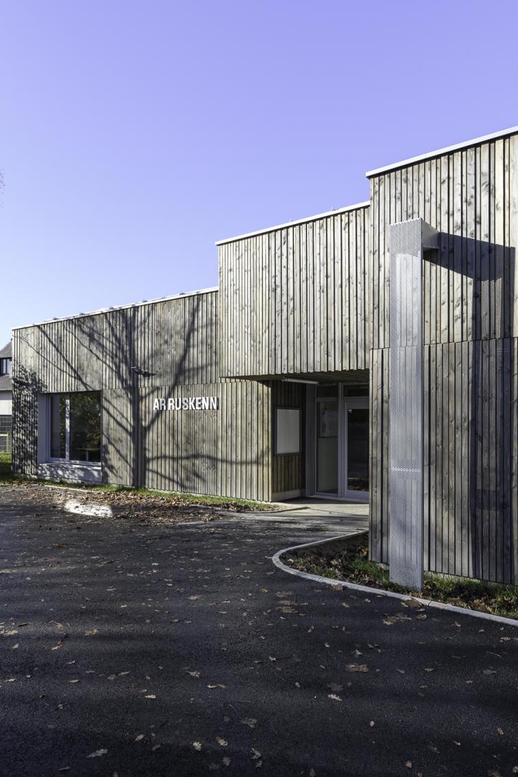 Vitré accueil périscolaire cf architecture terre crue bois écologie construction ar ruskenn