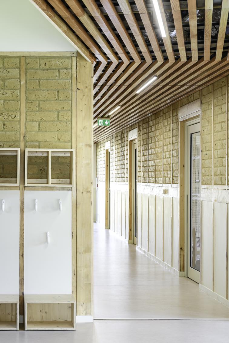 Vitré accueil périscolaire cf architecture terre crue bois écologie construction ar ruskenn