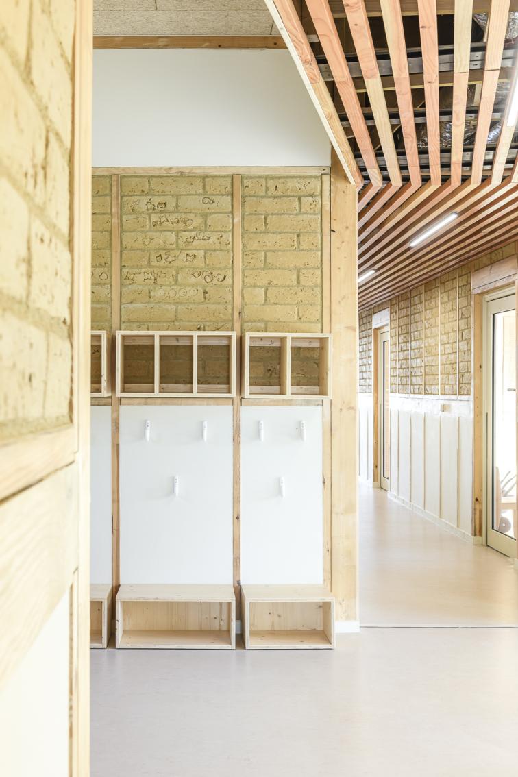 Vitré accueil périscolaire cf architecture terre crue bois écologie construction ar ruskenn