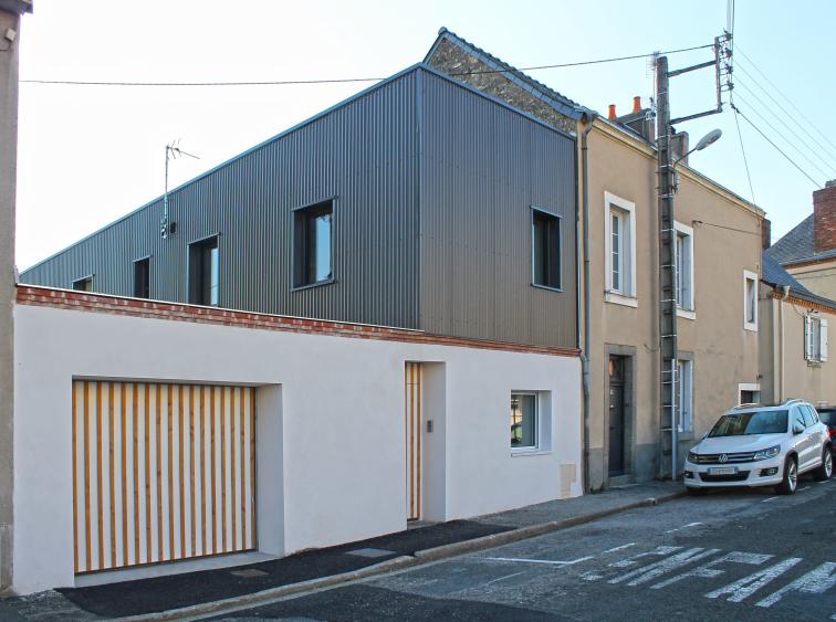 maison de ville réhabilitation extesnion ossature bois bardage métallique bardage bois