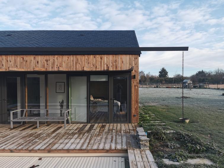 extension louverné mayenne longère bois ardoise joint creux architecture cf.architecture vitrage terrasse