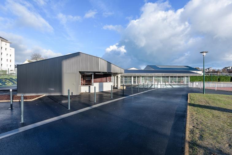 ossature bois salle de sport salle de musculation buvette architecture 35