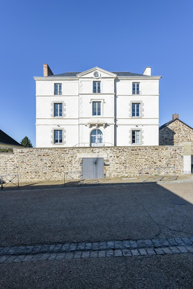 réhabiliattaion transformation ancien logement balcon architecture 35